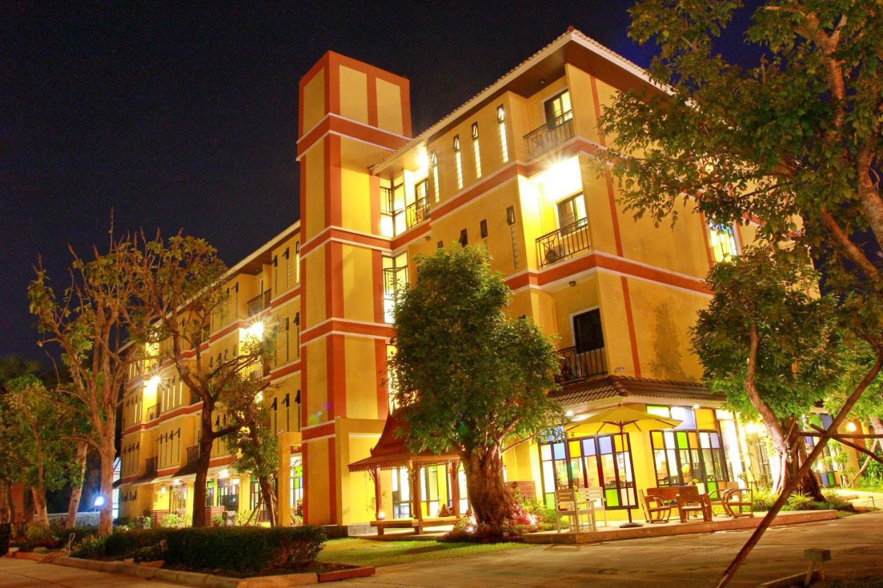 Boonme Heritage Phitsanulok Exteriör bild
