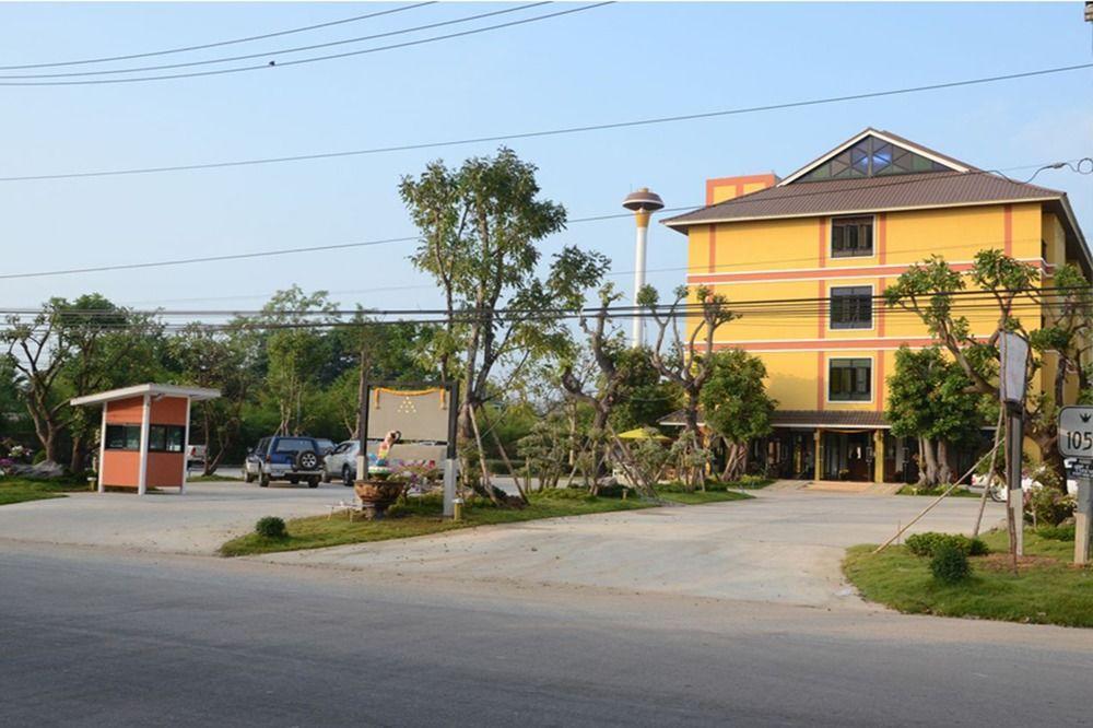 Boonme Heritage Phitsanulok Exteriör bild