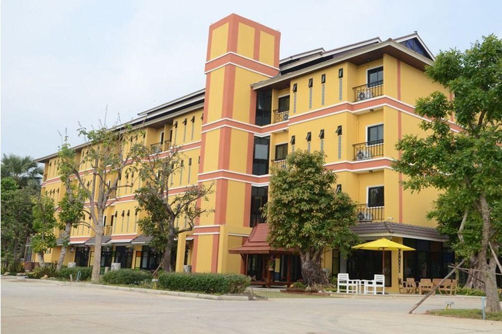 Boonme Heritage Phitsanulok Exteriör bild